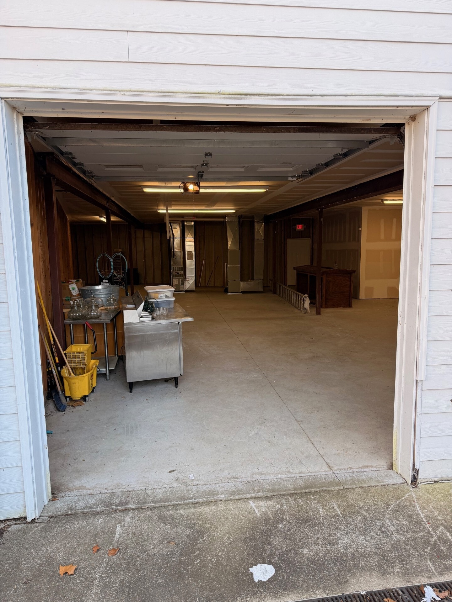 105 Johnson Rd, Louisville, KY for lease Interior Photo- Image 1 of 6