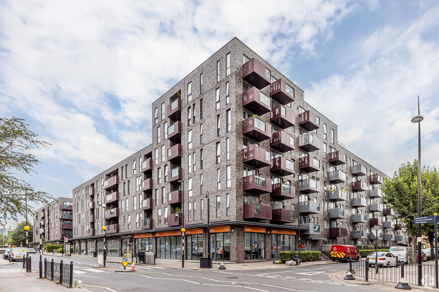 Ben Jonson Rd, London for lease - Primary Photo - Image 1 of 5