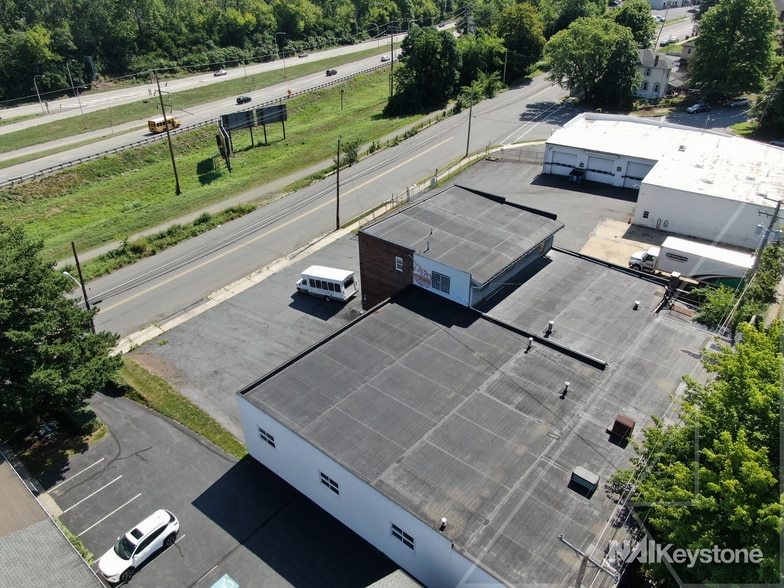 64 Morgantown Rd, Reading, PA for lease - Building Photo - Image 2 of 17