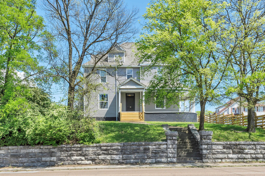 1915 McCallie Ave, Chattanooga, TN à vendre - Photo du bâtiment - Image 1 de 1