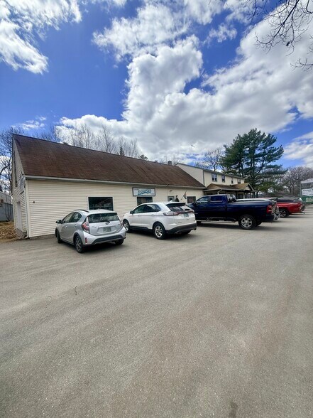 1557 1st New Hampshire Tpke, Northwood, NH à vendre - Photo du bâtiment - Image 3 de 28