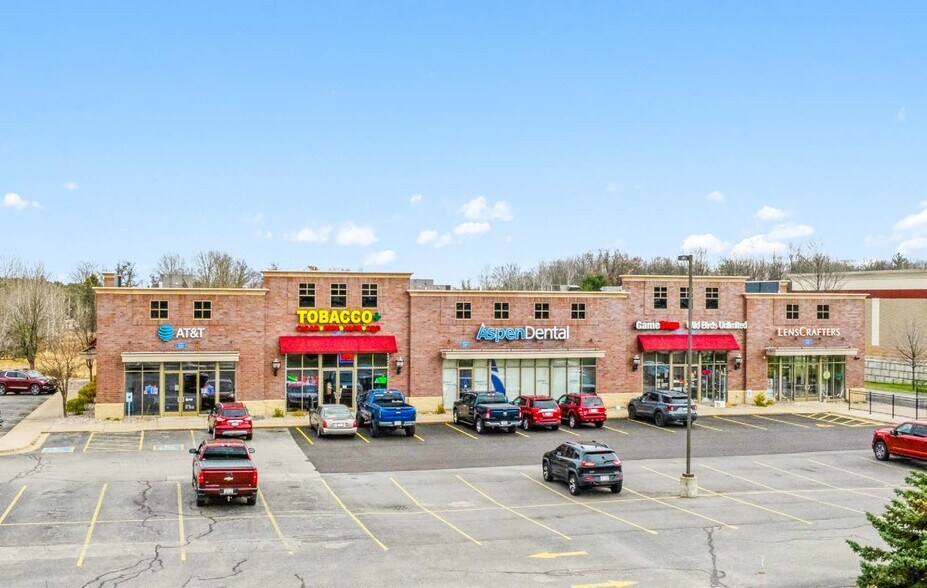 226061-226011 Rib Mountain Dr, Wausau, WI for lease - Building Photo - Image 2 of 6