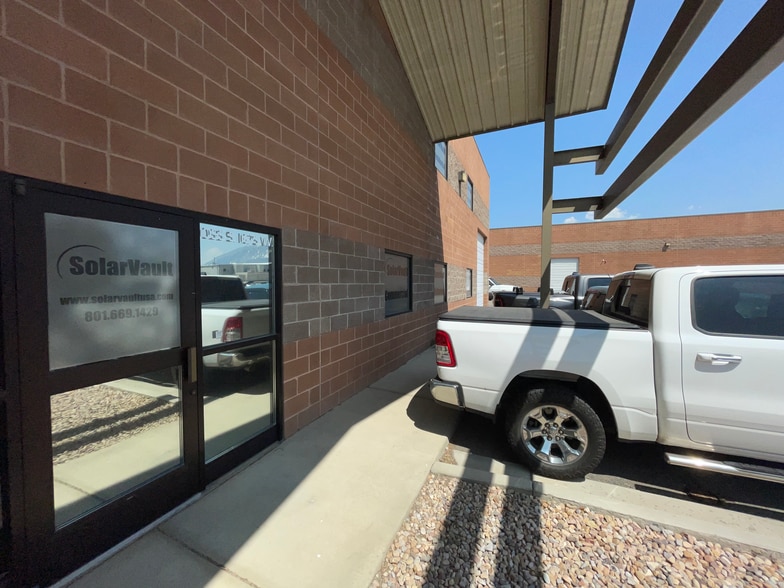 1055-1085 S 1680 W, Orem, UT for lease - Building Photo - Image 3 of 3