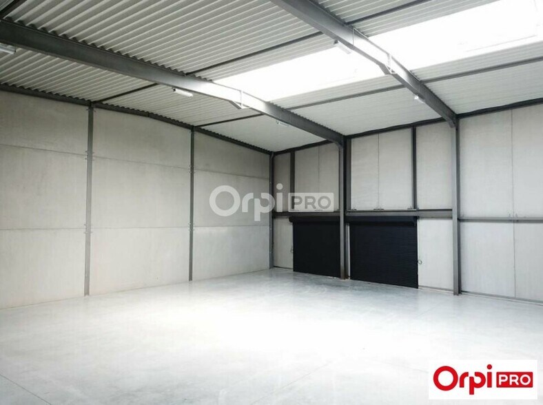 Industrial in Roncq for lease - Interior Photo - Image 3 of 8