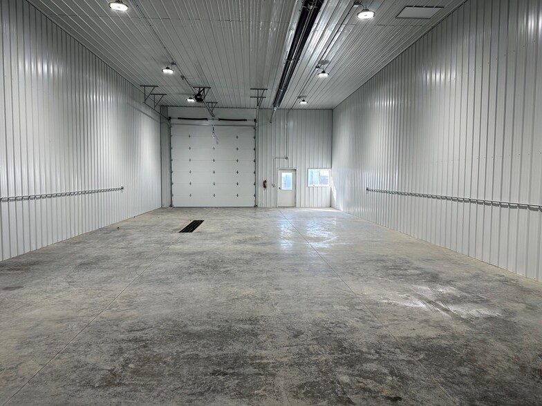 4501 Pro Farmer Rd SW, Cedar Rapids, IA for lease - Interior Photo - Image 3 of 7