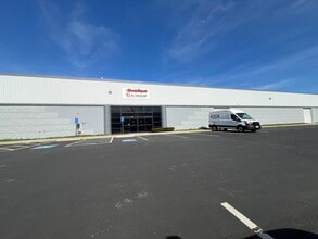 1010 W Chestnut St, Brockton, MA à louer Photo du bâtiment- Image 2 de 3