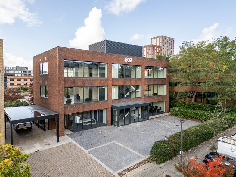 602 South Seventh St, Milton Keynes à louer - Photo du bâtiment - Image 2 de 12