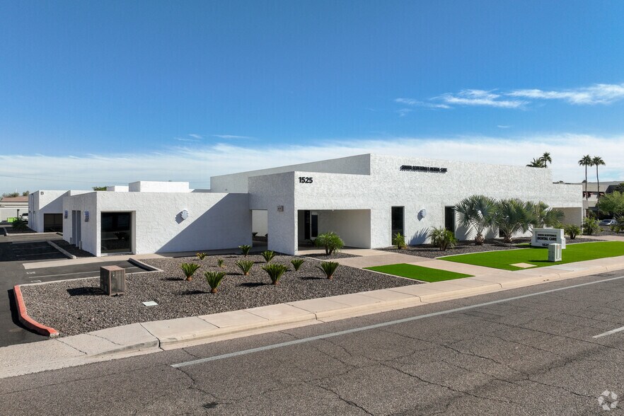1525 N Granite Reef Rd, Scottsdale, AZ à vendre - Photo du bâtiment - Image 1 de 23