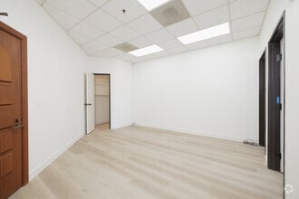 162 S Rancho Santa Fe Rd, Encinitas, CA for lease Building Photo- Image 2 of 5