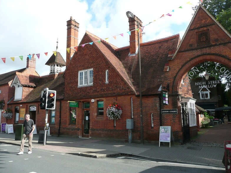 2-8 Liston Rd, Marlow à louer - Photo du bâtiment - Image 3 de 8