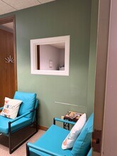 8320 N Oak Tfwy, Kansas City, MO for lease Interior Photo- Image 1 of 7