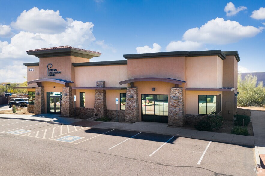 7649 E Pinnacle Peak Rd, Scottsdale, AZ for lease - Building Photo - Image 1 of 5
