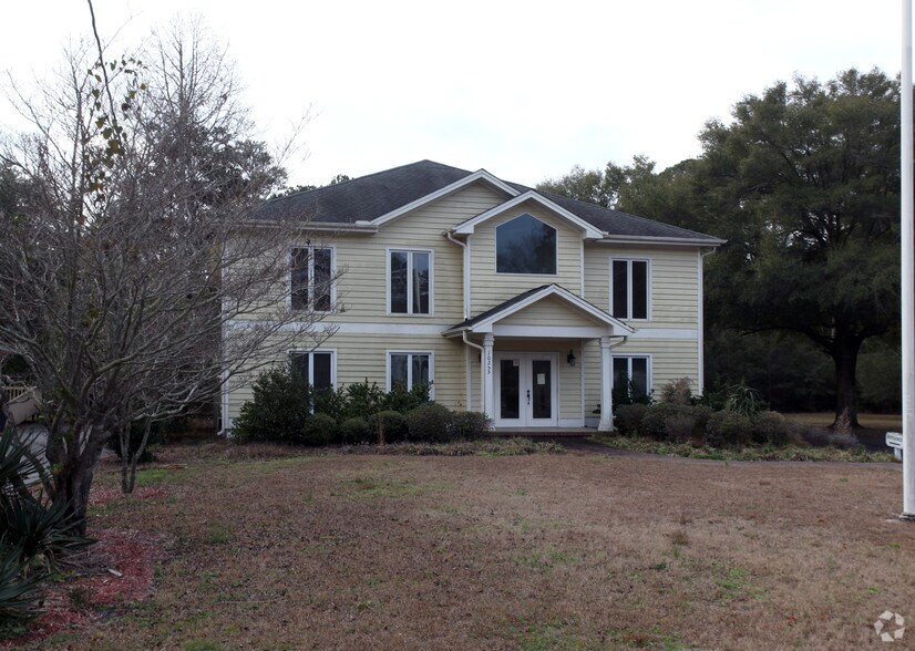 10255 Beach Dr SW, Calabash, NC à louer - Photo du bâtiment - Image 2 de 15