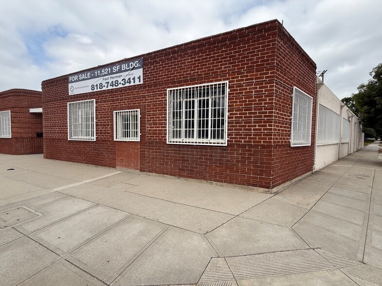 2101 W Olive Ave, Burbank, CA à vendre - Photo du bâtiment - Image 2 de 27