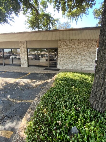 1214 S 31st St, Temple, TX for lease - Primary Photo - Image 1 of 12