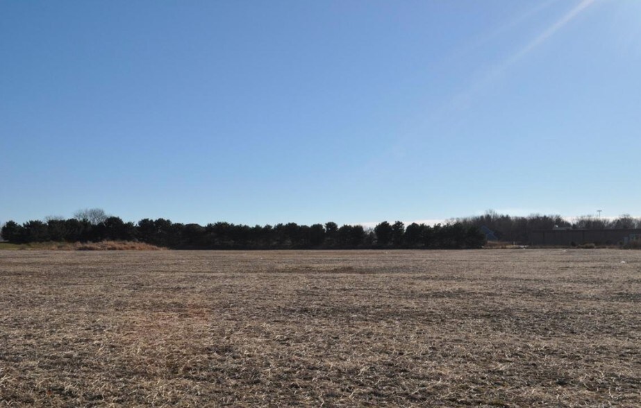 N Wisconsin St, Elkhorn, WI for sale - Building Photo - Image 2 of 5