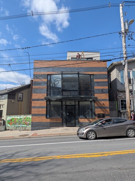 51 Main St, New Paltz, NY à louer - Photo du bâtiment - Image 2 de 9