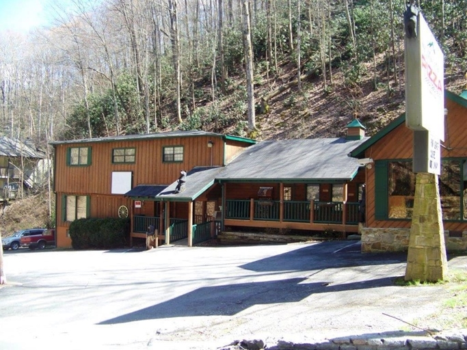 631 Ski Mountain Rd, Gatlinburg, TN for sale - Primary Photo - Image 1 of 1