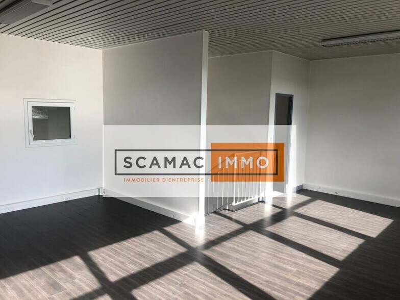 Office in SAINT-OUEN-L'AUMONE for lease - Interior Photo - Image 3 of 13