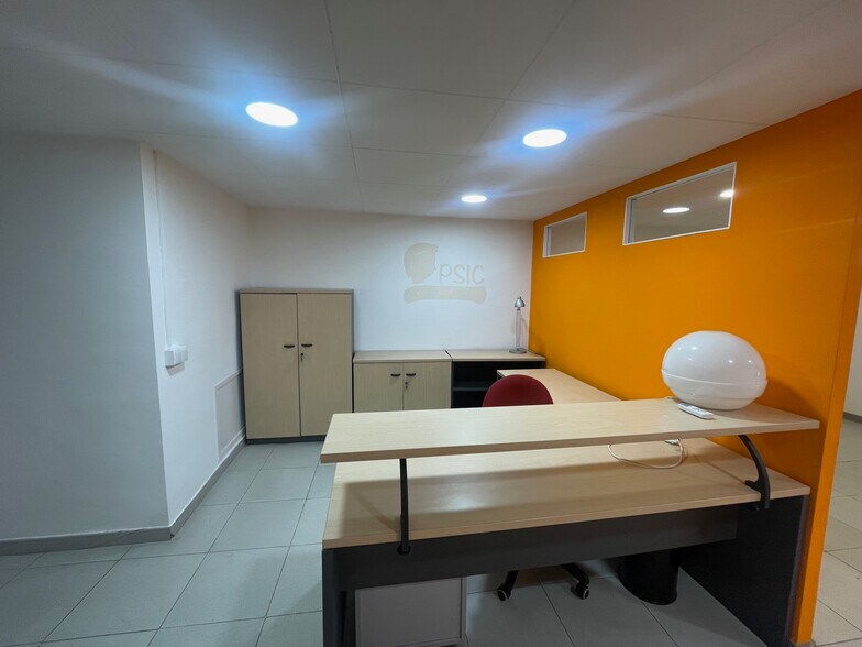 Office in Mataró, Barcelona for lease - Building Photo - Image 2 of 9