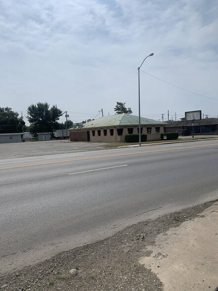 426 S Wilson St, Vinita, OK for sale - Building Photo - Image 1 of 23