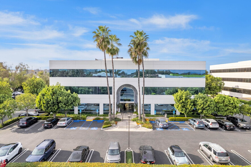 10 Corporate Park, Irvine, CA for lease - Building Photo - Image 2 of 16