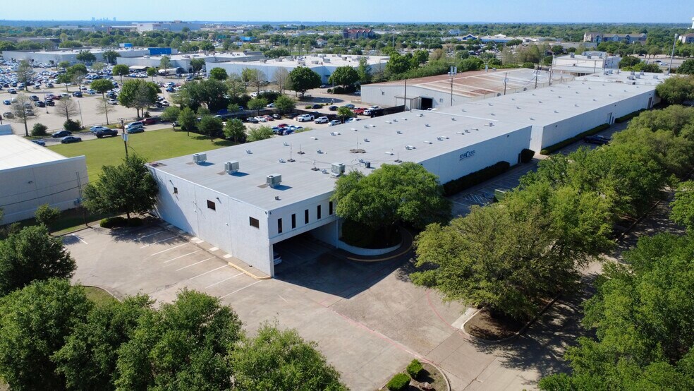 4408 Barnett Blvd, Arlington, TX à louer - Photo du bâtiment - Image 1 de 6