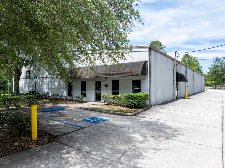 9624 Sunbeam Center Dr, Jacksonville, FL à vendre - Photo du bâtiment - Image 1 de 19