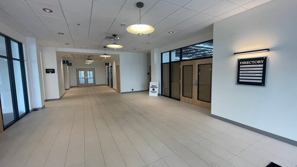 1600 Wilkes Ridge Dr, Henrico, VA for lease - Lobby - Image 3 of 5