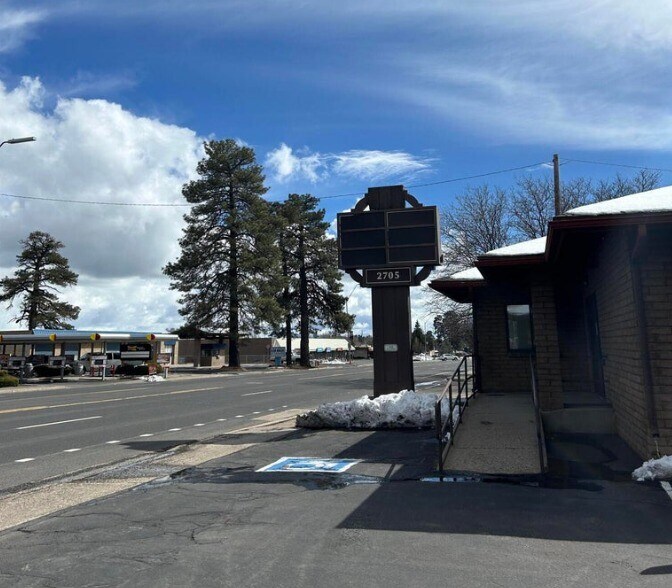 2705 N 4th St, Flagstaff, AZ à louer - Photo du bâtiment - Image 2 de 56