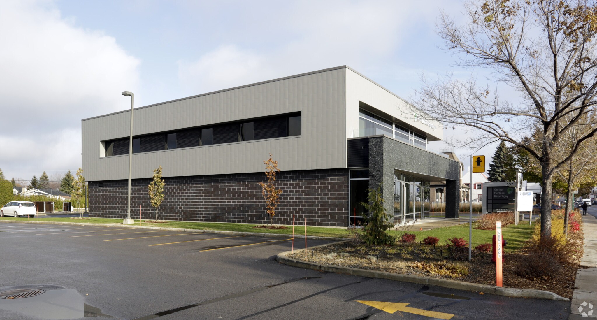 557 Rue Notre-Dame, Repentigny, QC for sale Primary Photo- Image 1 of 13