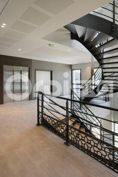 Office in Villefranche-sur-Saône for lease - Interior Photo - Image 2 of 4