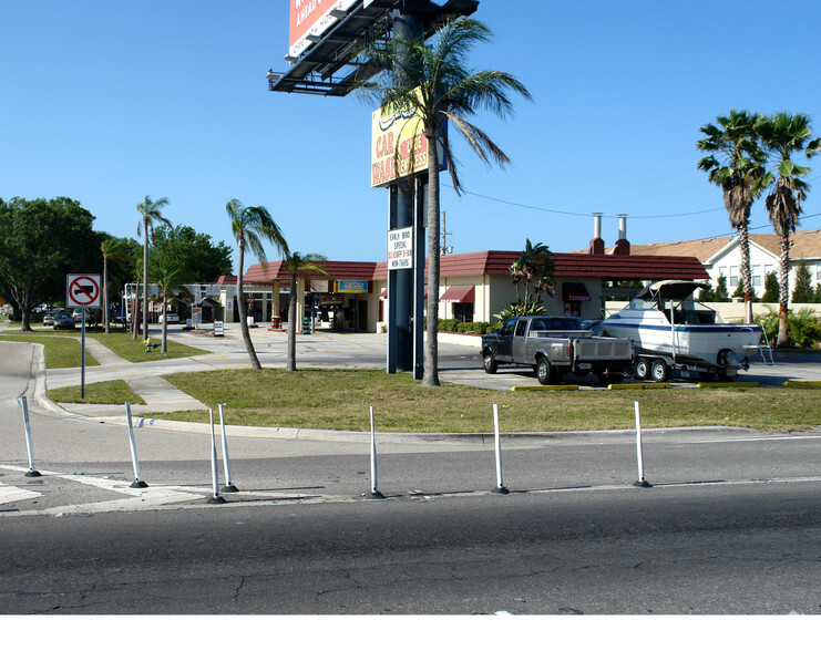 8040 Ulmerton Rd, Largo, FL for sale - Primary Photo - Image 1 of 1