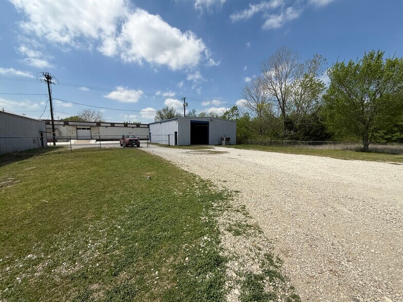 309 N East St, Sherman, TX à louer - Photo du bâtiment - Image 3 de 9
