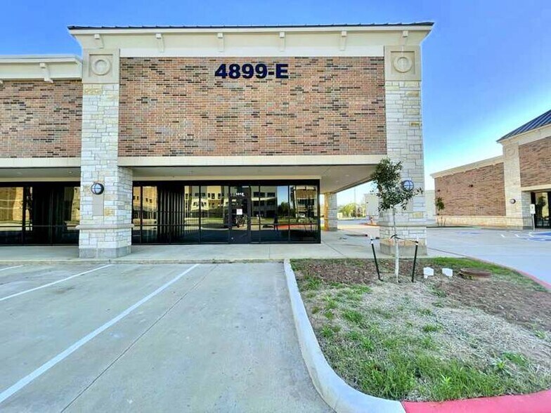 4899 Highway 6, Missouri City, TX à vendre - Photo du bâtiment - Image 1 de 27