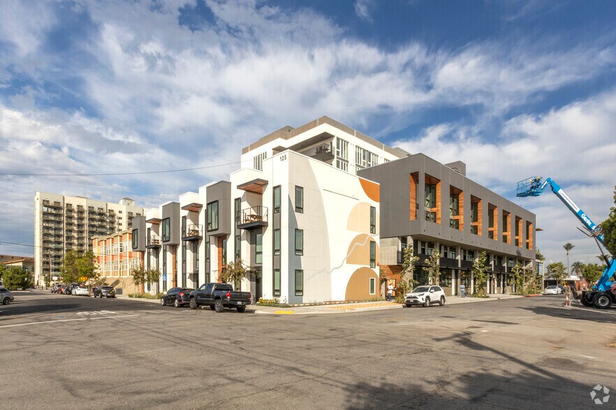 800 B Ave, National City, CA à louer - Photo du bâtiment - Image 3 de 17