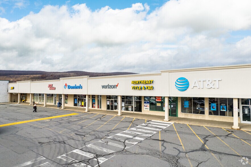 6 Mill St, Carbondale, PA à louer - Photo du bâtiment - Image 3 de 6