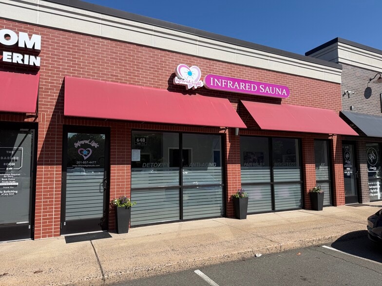 644-658 Godwin Ave, Midland Park, NJ for lease - Building Photo - Image 2 of 9