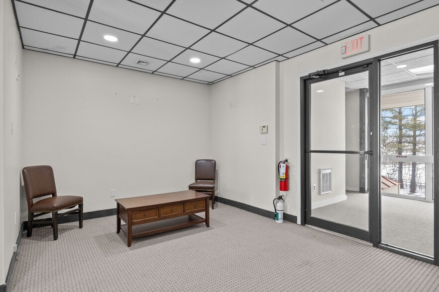 1410 Hooper Ave, Toms River, NJ à louer - Photo du bâtiment - Image 3 de 24