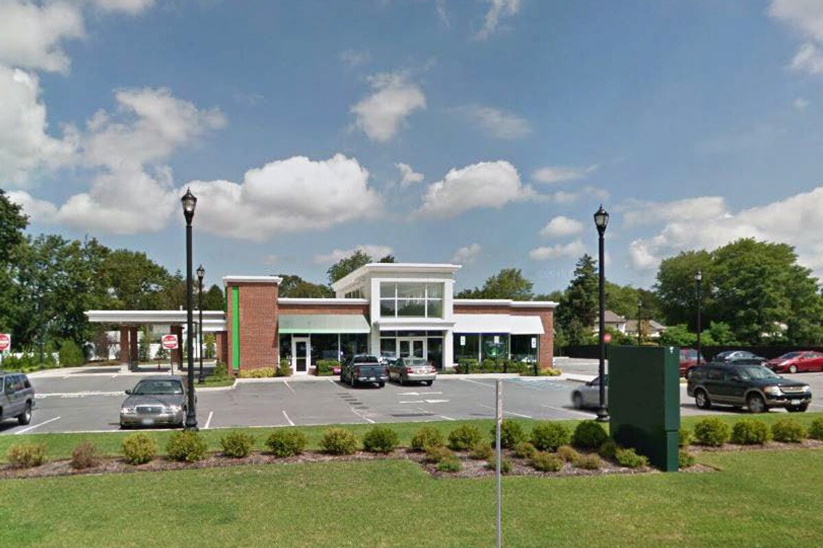485 Montauk Hwy, West Islip, NY for lease Building Photo- Image 1 of 6