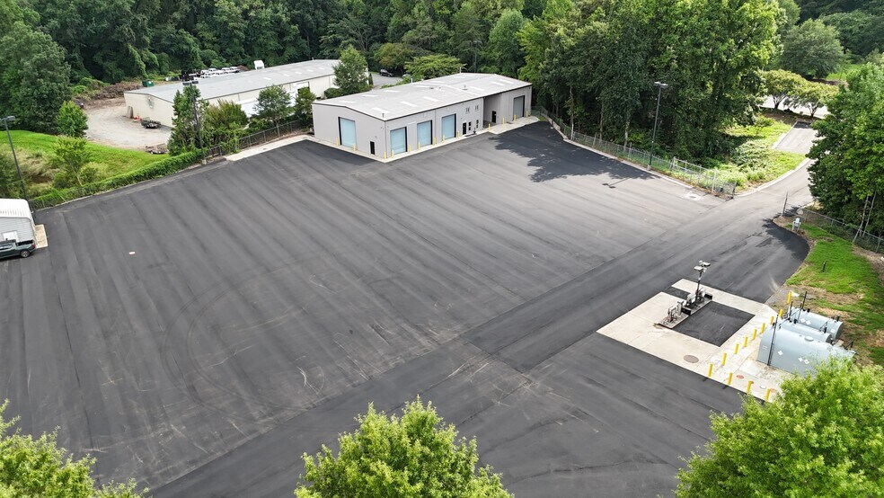 9535 Hebron Commerce Dr, Charlotte, NC à louer - Photo du bâtiment - Image 1 de 4