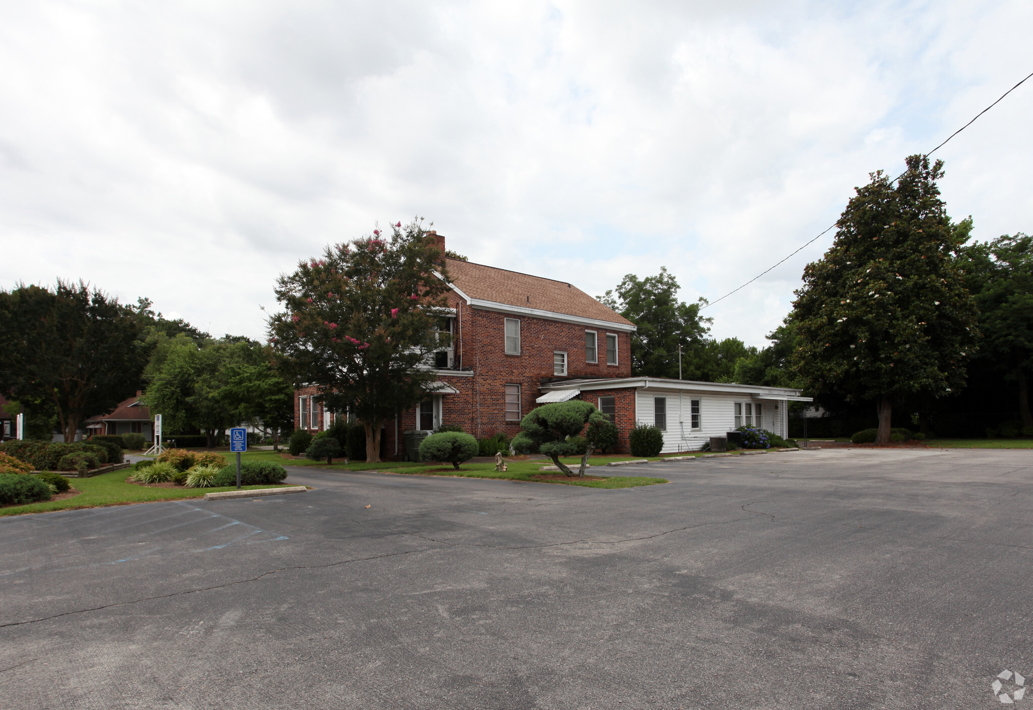 611 W Oakland Ave, Sumter, SC for sale Primary Photo- Image 1 of 4