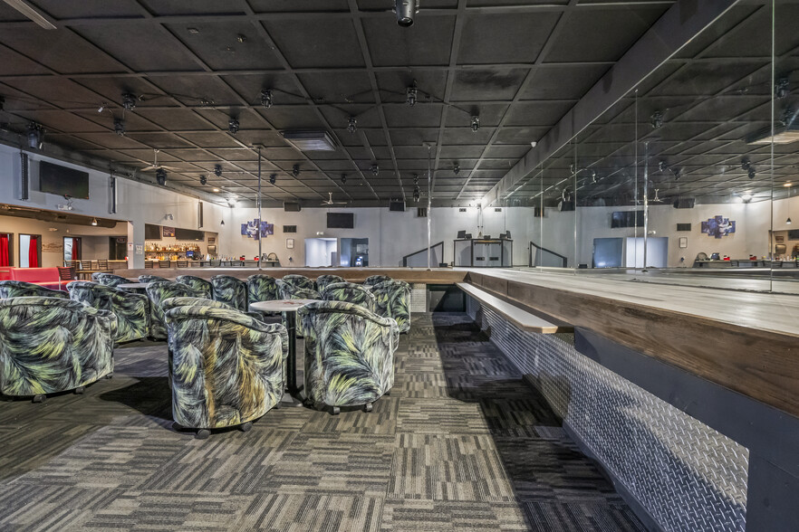 13944 Mitchell Ct, Basehor, KS for sale - Interior Photo - Image 3 of 31