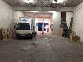 Plus de détails pour Multi-résidentiel à vendre