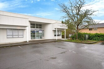 308 N Villa Rd, Newberg, OR à louer Photo du bâtiment- Image 2 de 28