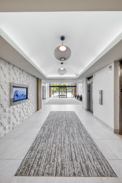 3675 Crestwood Pkwy NW, Duluth, GA for lease - Lobby - Image 2 of 10