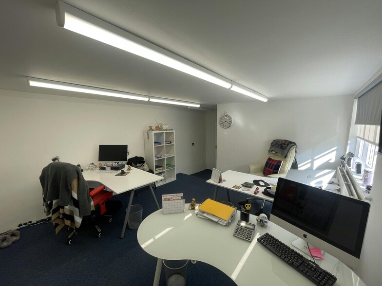 37 High St, Long Crendon for lease - Building Photo - Image 3 of 7