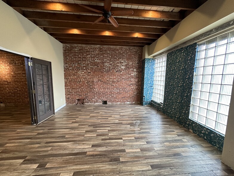 1827 Hope St, Los Angeles, CA for lease - Interior Photo - Image 2 of 23