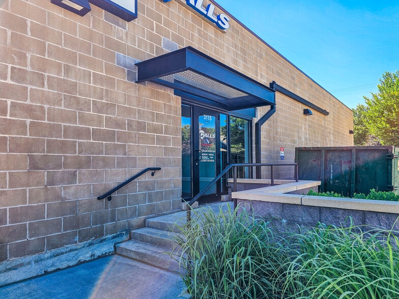 3105 Leavenworth St, Omaha, NE for lease - Building Photo - Image 2 of 8