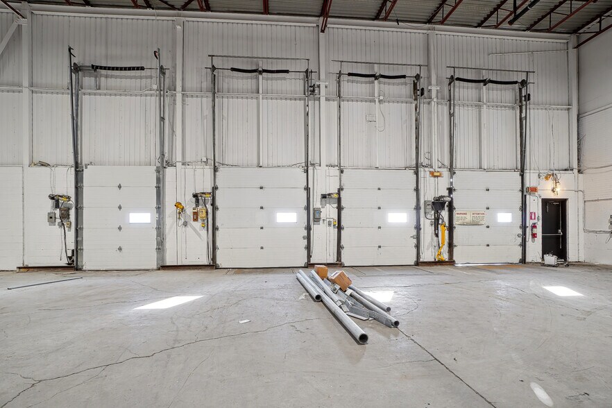 2345 Rue Lapierre, Montréal, QC à louer - Photo intérieure - Image 3 de 11